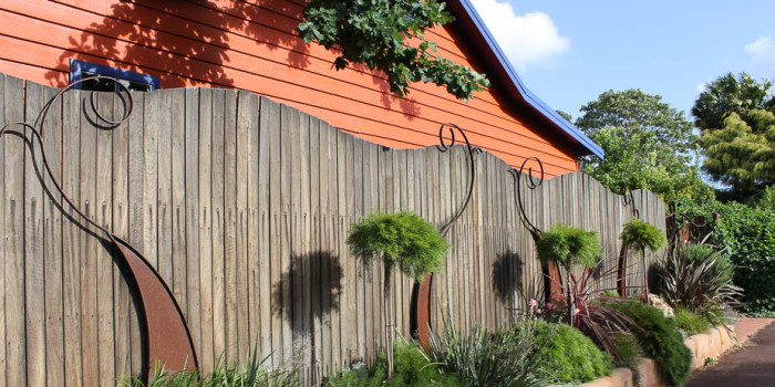 Fence decorations